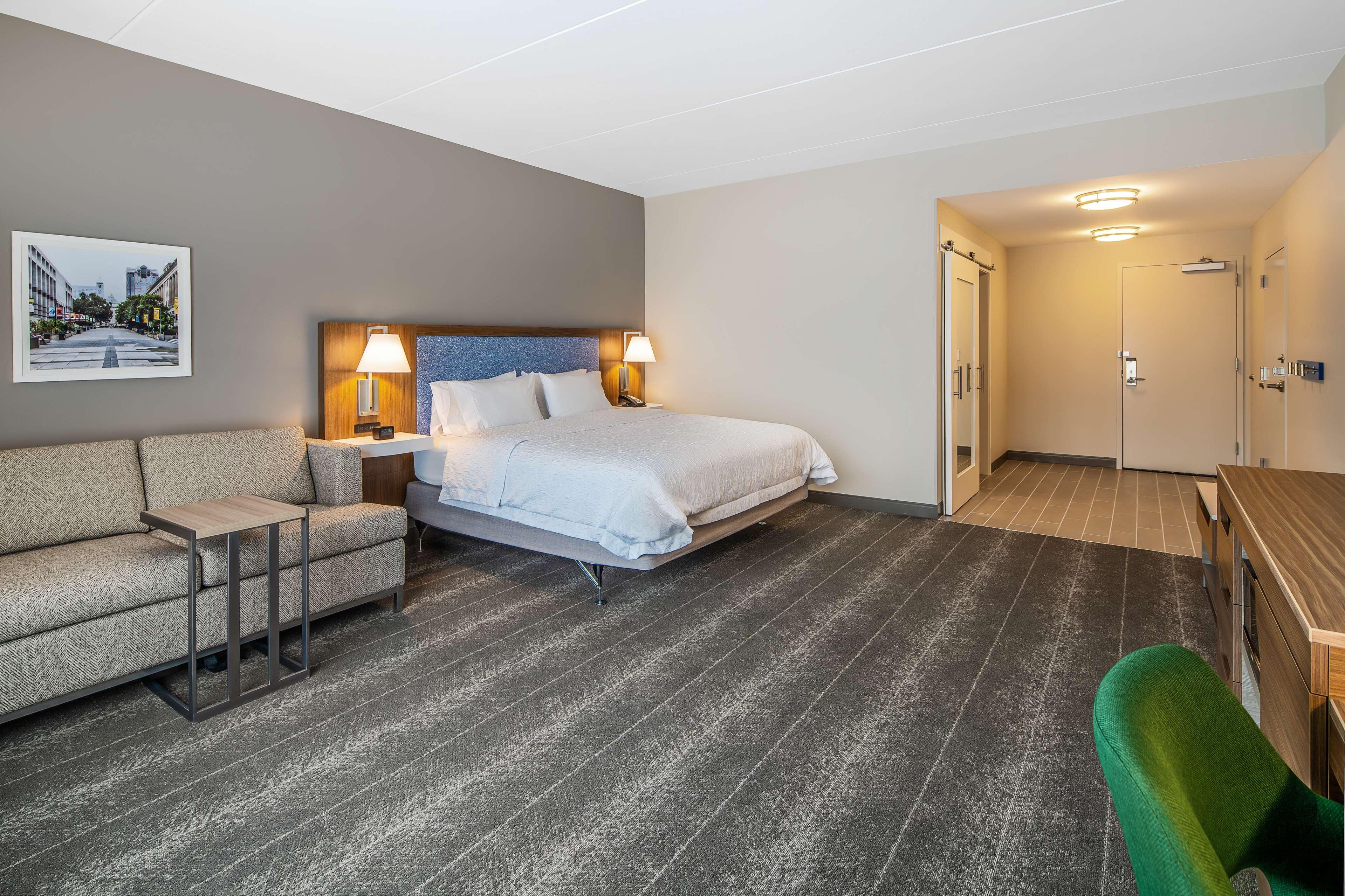 Hampton Inn & Suites Raleigh Midtown, Nc Exterior foto
